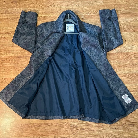 💜 Vintage London Fog Trench Coat Floral 1980s or 1990s Outerwear Great C… - Picture 13 of 15